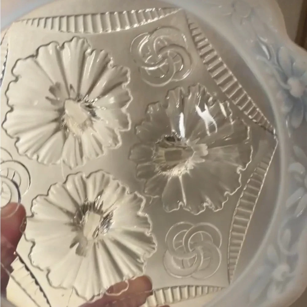 Antique Northwood Ruffles & Rings Daisies Celtic Knots Opalescent bowl